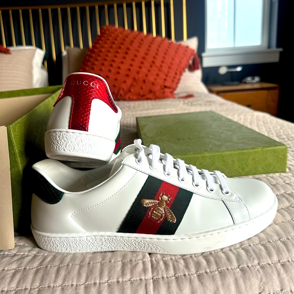 Gucci Women’s Ace sneaker with bee